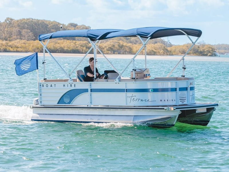 hire boat on noosa river
