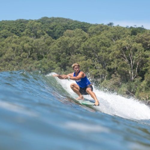 Noosa-Festival-of-Surfing-competitor-on-a-wave